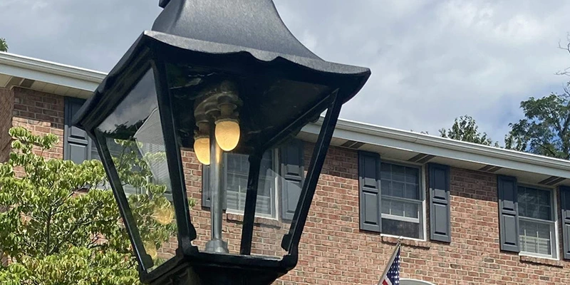 Outdoor gas lamp
